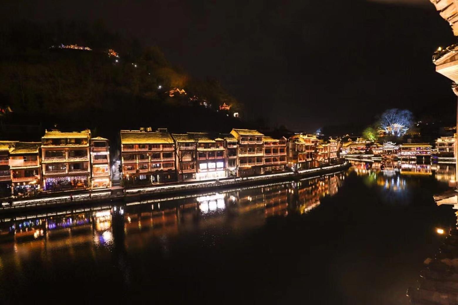 Fenghuang Ancient Town Lazy Cat Riverside Inn エクステリア 写真
