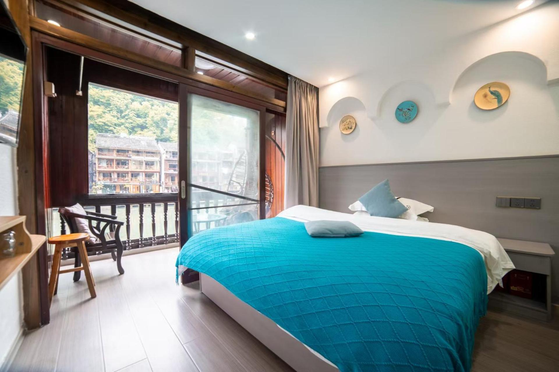 Fenghuang Ancient Town Lazy Cat Riverside Inn エクステリア 写真