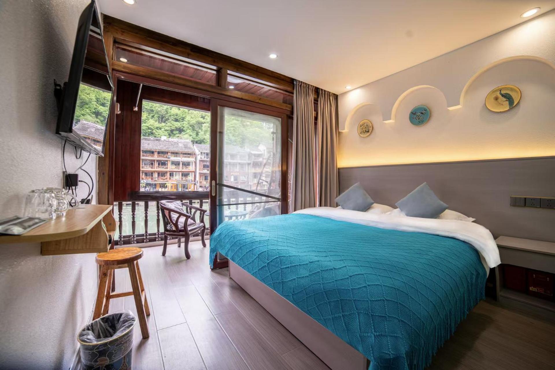 Fenghuang Ancient Town Lazy Cat Riverside Inn エクステリア 写真