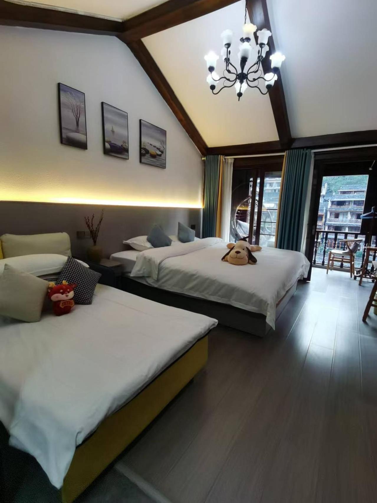 Fenghuang Ancient Town Lazy Cat Riverside Inn エクステリア 写真